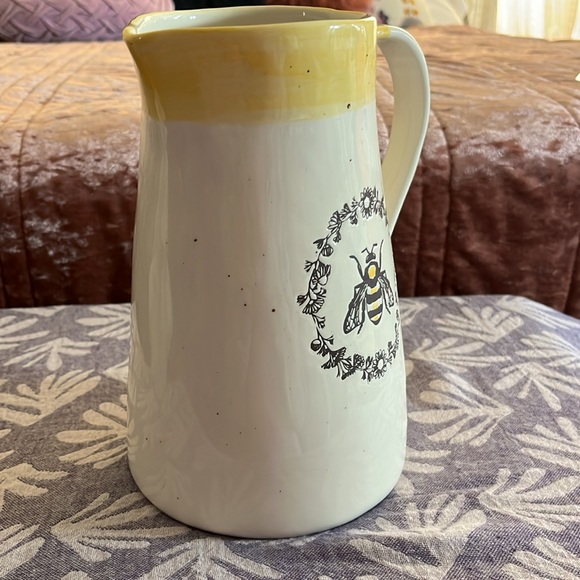 7" x 4.75" x 9.5" - pitcher Never Used - Picture 6 of 9